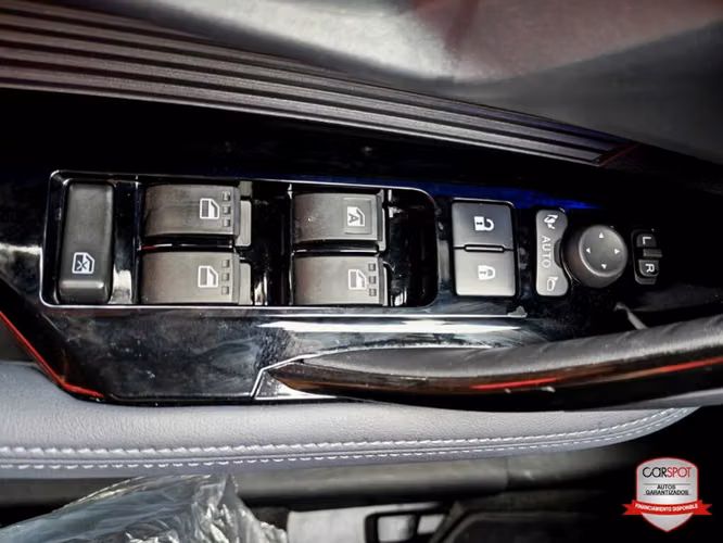 TOYOTA YARIS CROSS 2024 - Imagen 14