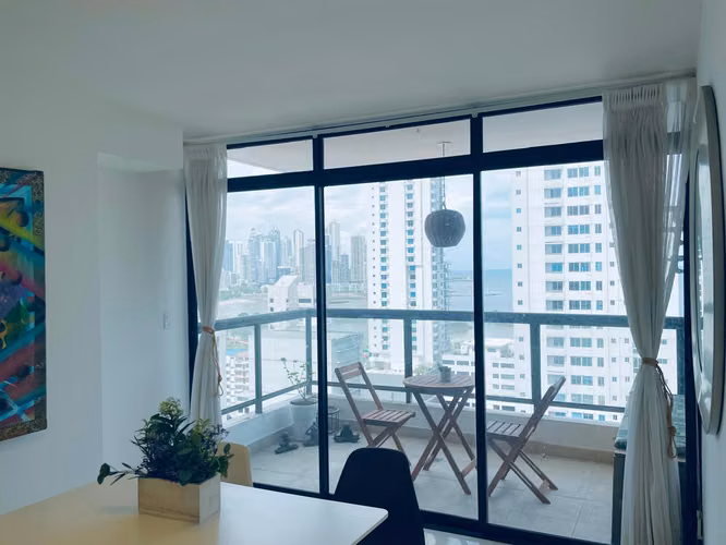 Venta de Apartamento en Bella Vista, PH Balboa Bay, 125m2