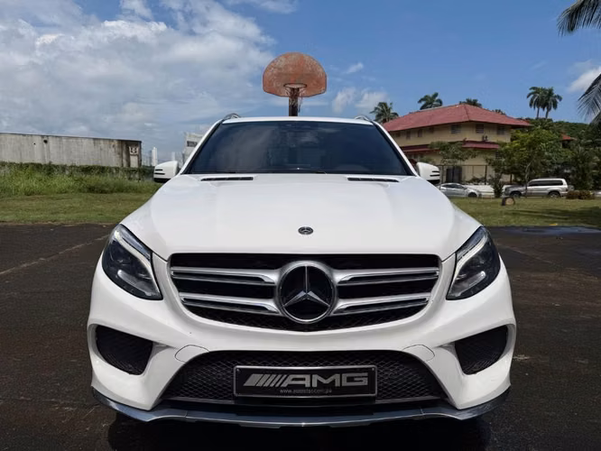 Mercedes Benz GLE 300
