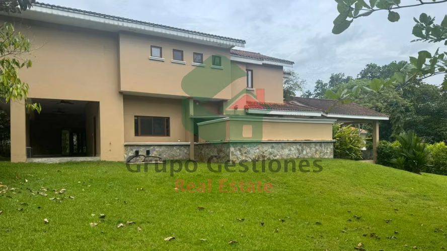 Se Vende Casa en Clayton - Sendero Camino de Cruces