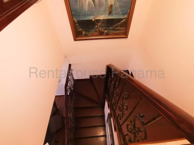 Venta de Apartamento de 175 m2 en PH Bahía Azul, Vía Porras 26-417GG
