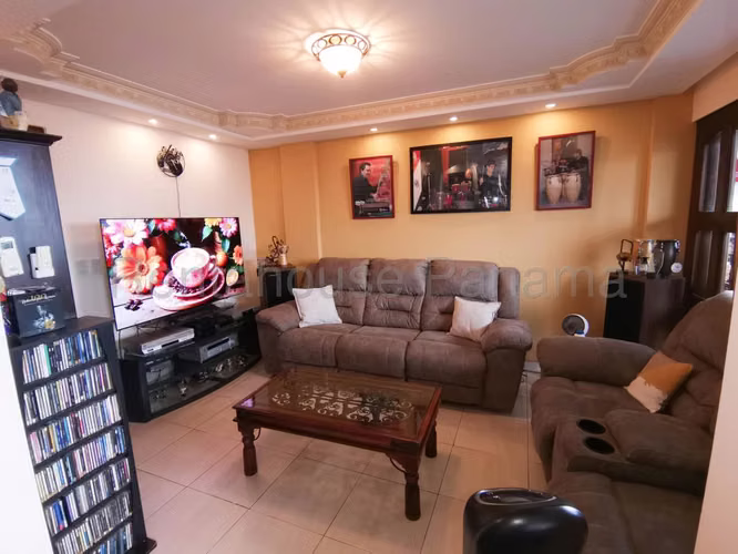 Venta de Apartamento de 175 m2 en PH Bahía Azul, Vía Porras 26-417GG