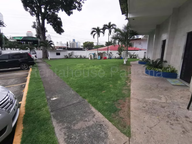 Venta de Apartamento de 175 m2 en PH Bahía Azul, Vía Porras 26-417GG