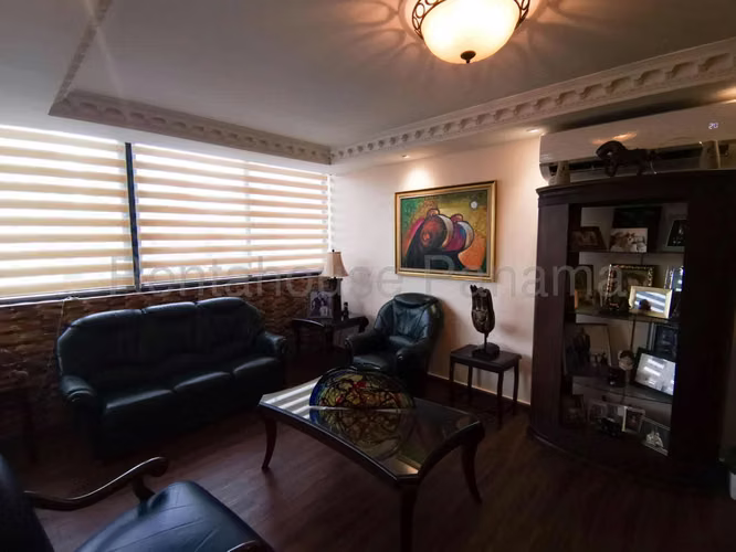 Venta de Apartamento de 175 m2 en PH Bahía Azul, Vía Porras 26-417GG