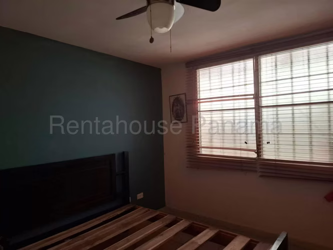 Venta de Casa con 367 m2 de Terreno en Brisas del Golf 26-8169GG
