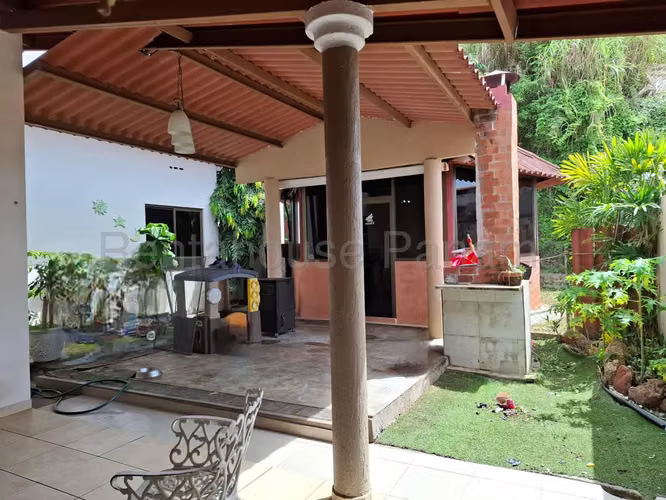 Venta de Casa con 367 m2 de Terreno en Brisas del Golf 26-8169GG