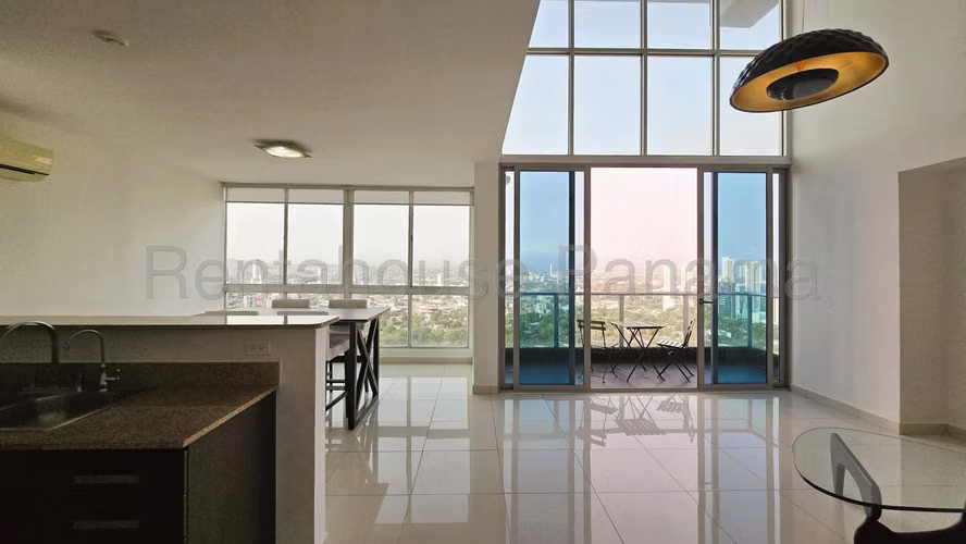 Venta de Apartamento Amoblado de 126 m2 en PH Park Loft, San Francisco 26-787GG