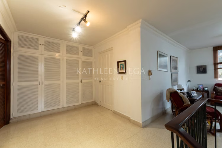 Casa Unifamiliar en Venta en El Carmen con seguridad