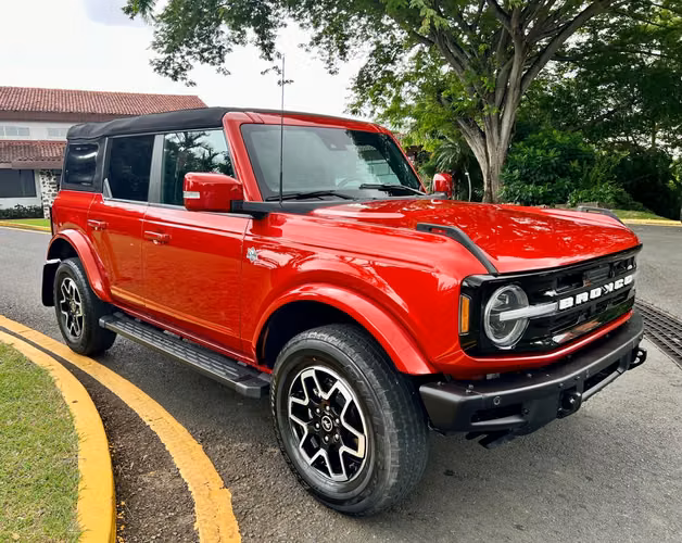2023 Ford Bronco Outer Banks 4x4