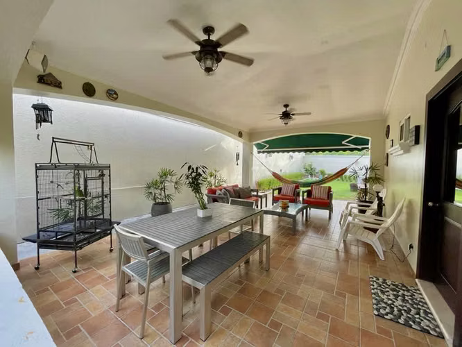 Se vende casa en Rainforest Villas, Las Huacas