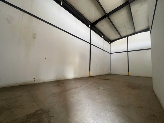 Ofibodega Reposeída en Venta – 497 m² – Parque Industrial de las Américas - Imagen 2