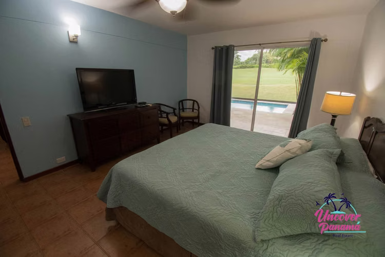 Casa adosada de 3 dormitorios con piscina privada