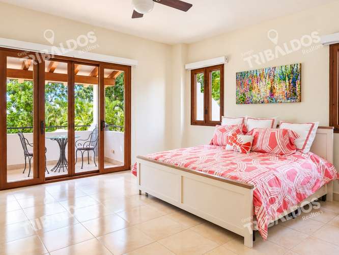 Venta de Casa en Buenaventura con 8 Recámaras, Piscina y Jacuzzi