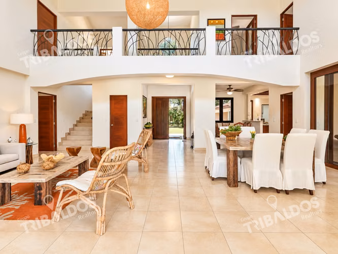 Venta de Casa en Buenaventura con 8 Recámaras, Piscina y Jacuzzi - Imagen 4