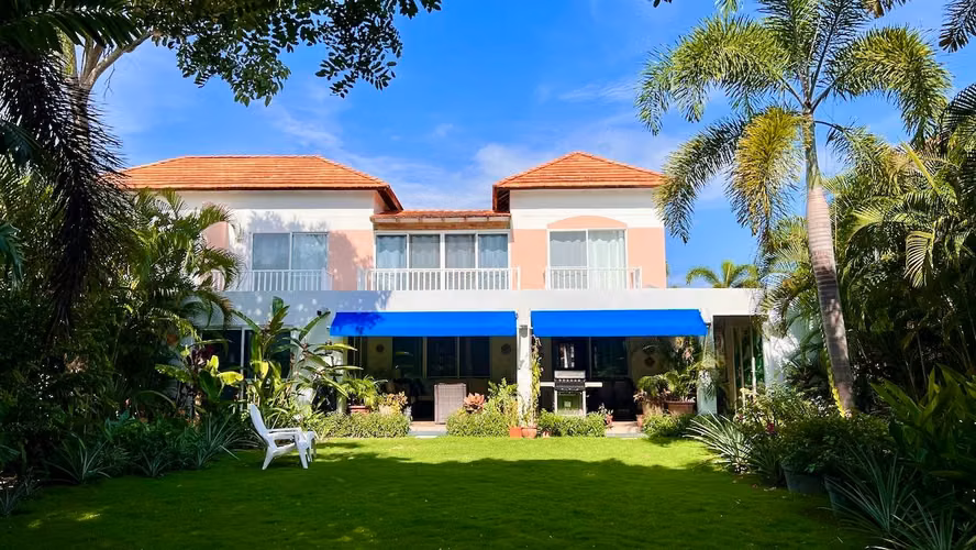 Luxuorious retreat in paradise