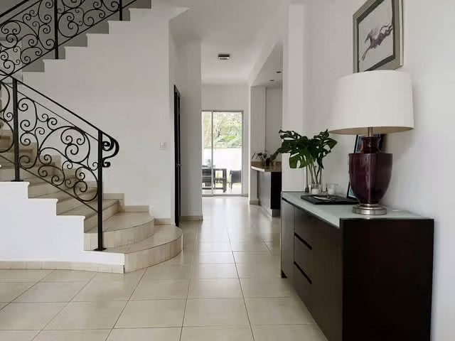 Moderna Casa en Venta - Excelente ubicación! ID 24428