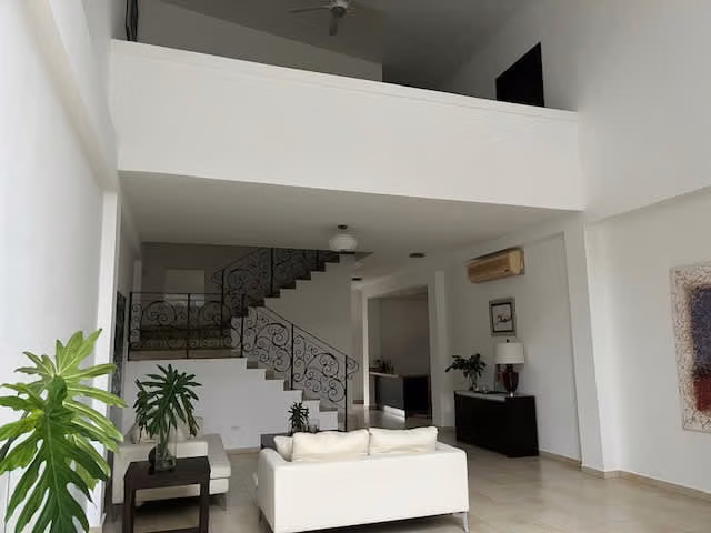 Moderna Casa en Venta - Excelente ubicación! ID 24428