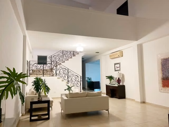 Moderna Casa en Venta - Excelente ubicación! ID 24428