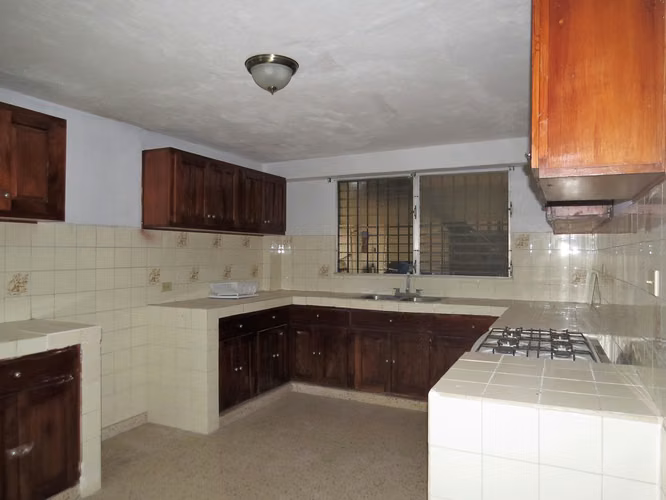 Venta de Casa Espaciosa con 404 m2 de Terreno en Betania 26-882GG - Imagen 16