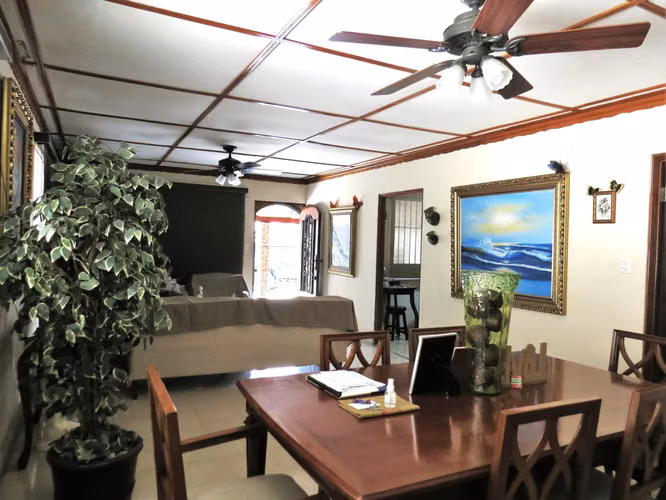 Venta de Casa Espaciosa con 404 m2 de Terreno en Betania 26-882GG - Imagen 3