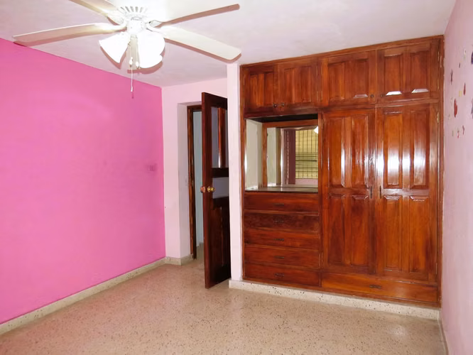 Venta de Casa Espaciosa con 404 m2 de Terreno en Betania 26-882GG - Imagen 11
