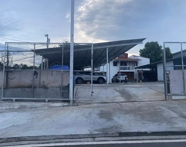 Melissa Foster Luxury Vende o Alquila Galera en Esquina en Juan Díaz MF1658