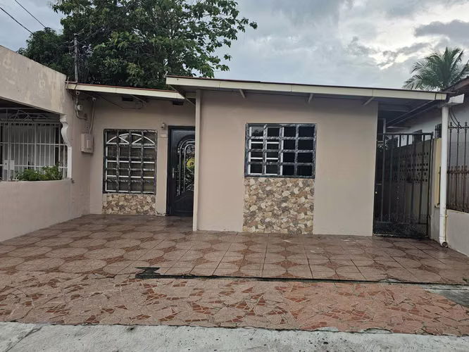 SUPER REMATE GANGA CASA 3R1B1P EN CENTRO DE CIUDAD EN LINDA VISTA 130000