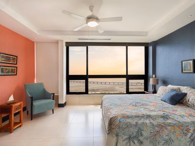 Penthouse 2 niveles frente al mar con terraza en Coco del Mar