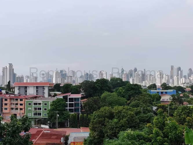 Venta de Casa con 368 m2 de Terreno en El Avance de Betania 26-938GG