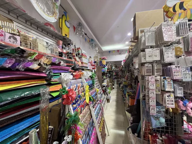 Se vende local comercial en Westland Mall - Imagen 3