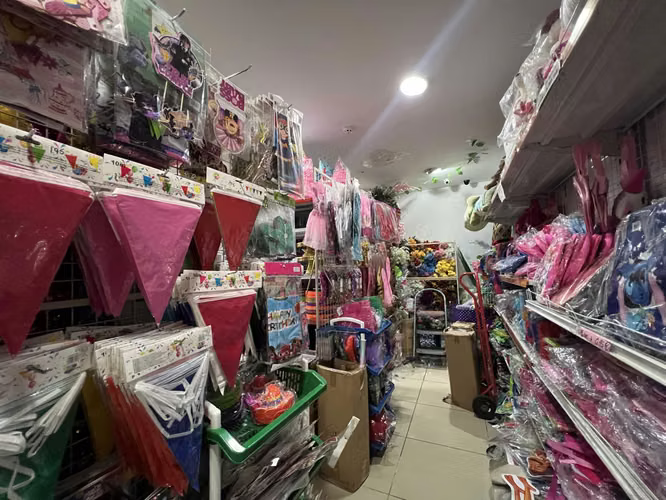 Se vende local comercial en Westland Mall - Imagen 7
