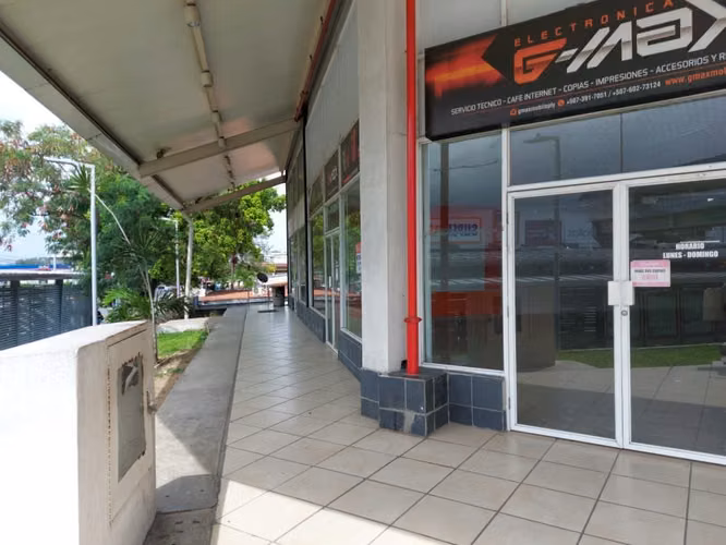 Se vende local comercial en P.H. Crystal Plaza – Juan Díaz - Imagen 2