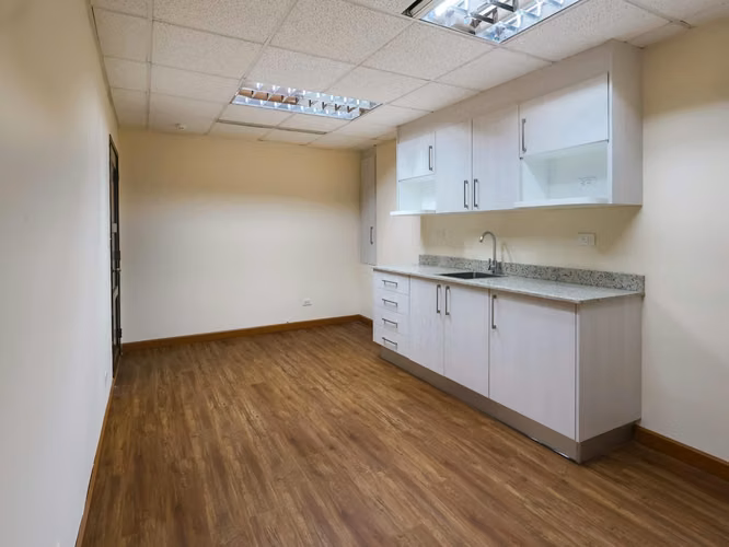 Alquiler de Piso Completo de oficina Calle 50