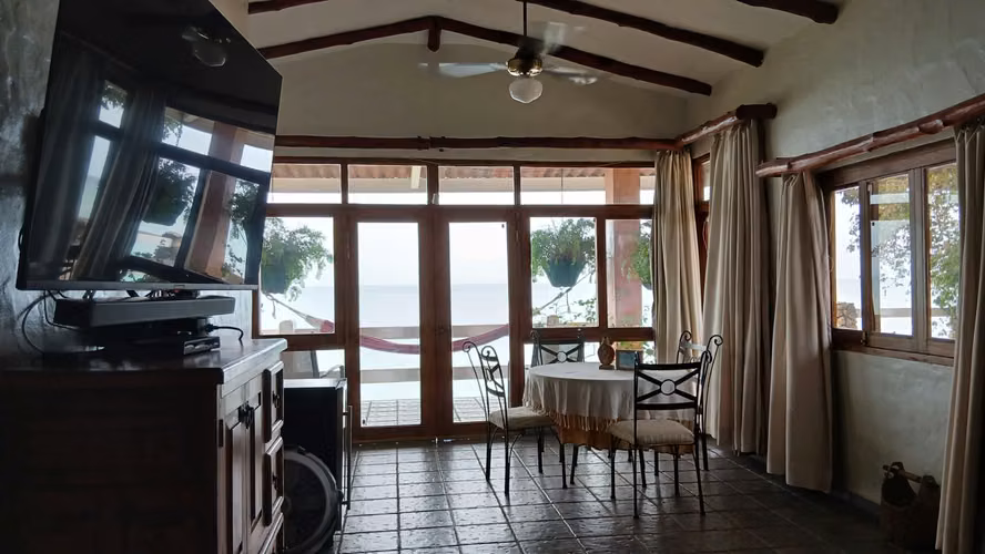 FRENTE AL MAR - RESIDENCIA - PLAYA CORONA