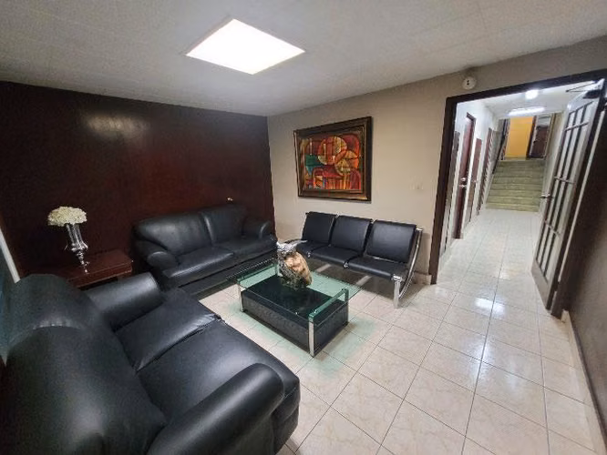 SE VENDE EDIFICIO DE OFICINA EN VÍA ARGENTINA