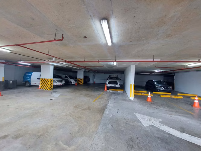 Venta de 6 Locales Comerciales Rentando  en Vía España