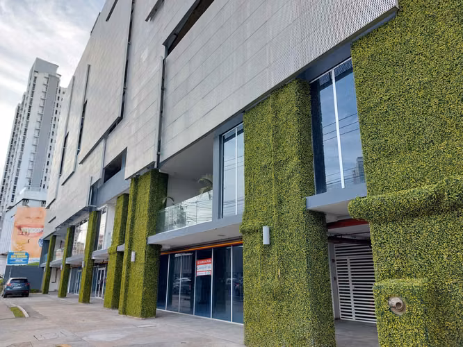 Venta de 6 Locales Comerciales Rentando  en Vía España