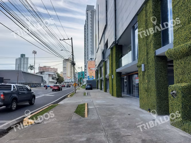 Venta de 6 Locales Comerciales Rentando  en Vía España