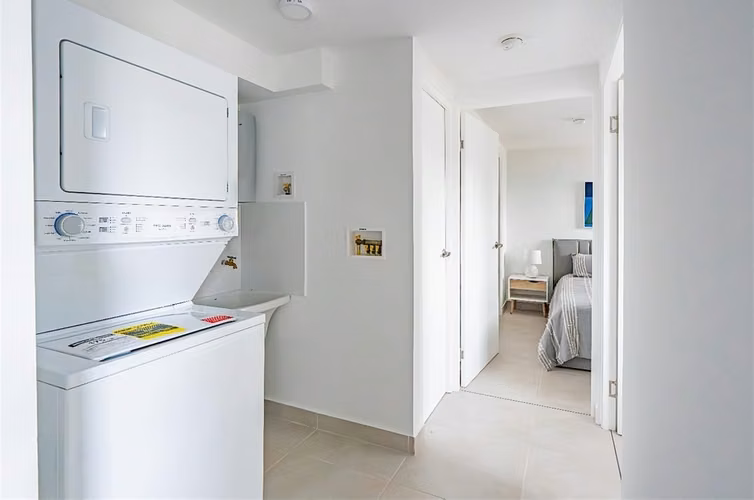 Alquiler de Apartamento nuevo en Panamá Viejo. Amoblado.