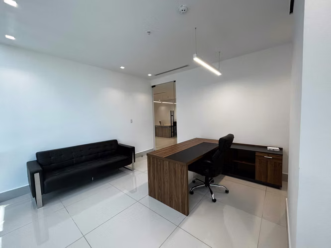 ALQUILER DE OFICINA AMOBLADA EN FINANCIAL PARK 140 M2 - Imagen 9