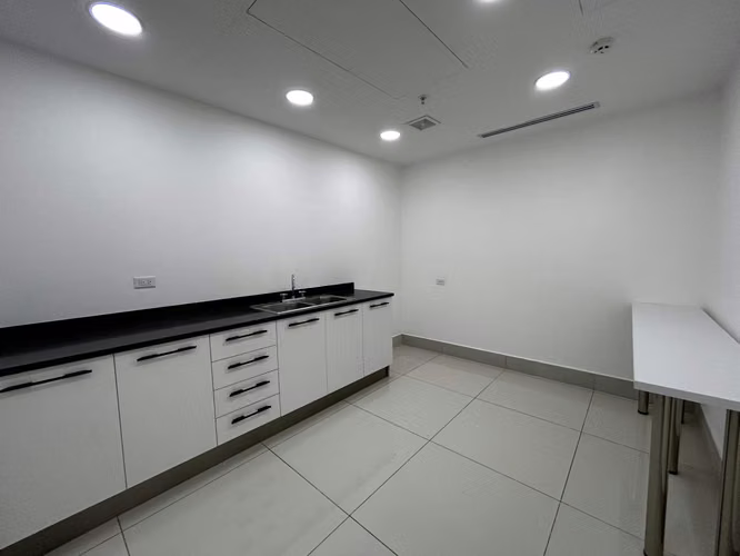 ALQUILER DE OFICINA AMOBLADA EN FINANCIAL PARK 140 M2 - Imagen 14