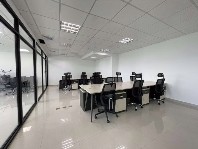ALQUILER DE OFICINA AMOBLADA EN FINANCIAL PARK COSTA DEL ESTE - Imagen 2