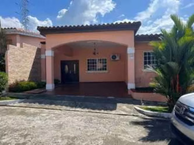Melissa Foster Luxury – Casa en Altos de Panamá, 3R, 2.5B, MF936