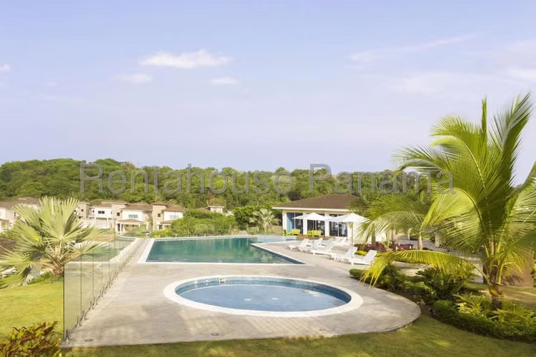 Venta de Casa Modelo Guayacán en PH Altos del Parque, Altos de Panamá 26-1139GG