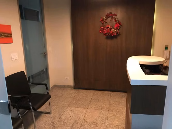 Venta de Oficina Amoblada en Torre Banco Aliado