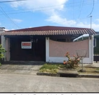 CASA EN  VENTA EN LA 24 DE DICIEMBRE BARRIADA ALTOS DEL ANGEL