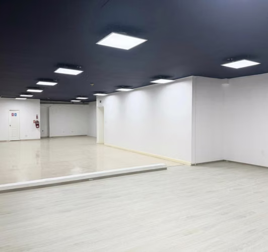 Alquiler de local comercial en Parque Lefevre