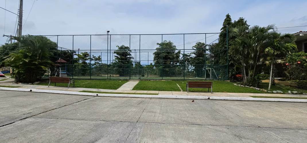 SE VENDE CASA EN BRISAS DEL GOLF VILLA ALTA