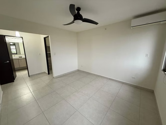 Se Vende Apto en Midrise, PH Woodlands, Panama Pacifico MLS23307