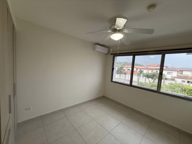 Se Vende Apto en Midrise, PH Woodlands, Panama Pacifico MLS23307